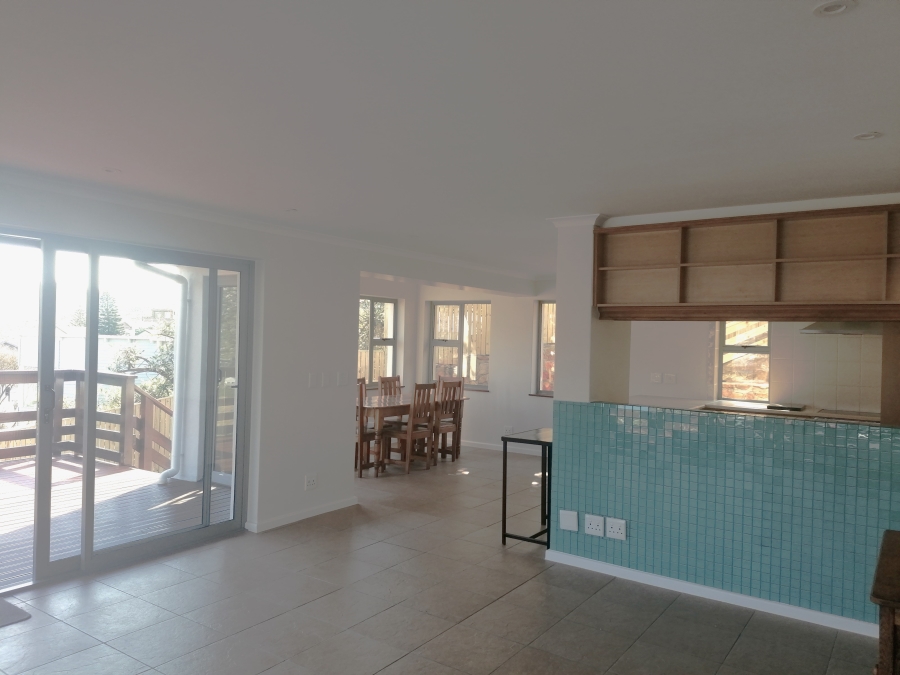 To Let 4 Bedroom Property for Rent in Glencairn Heights Western Cape